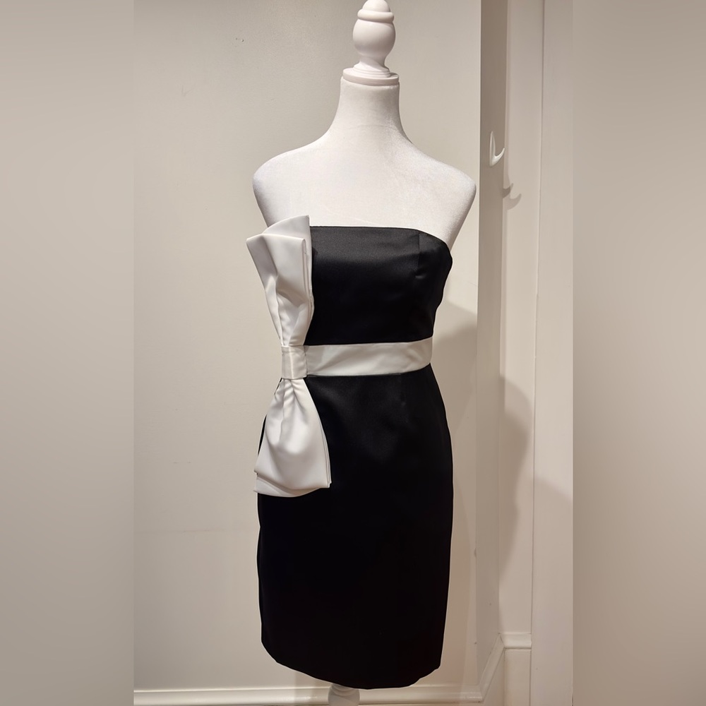 Betsey Johnson strapless evening dress size 4